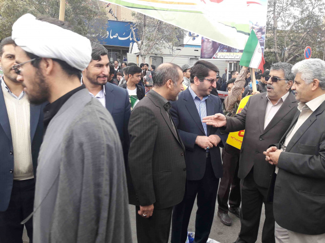 شرکت رئیس و پرسنل دانشگاه جامع علمی کاربردی واحد استان همدان در راهپیمائی ۱۳ آبان