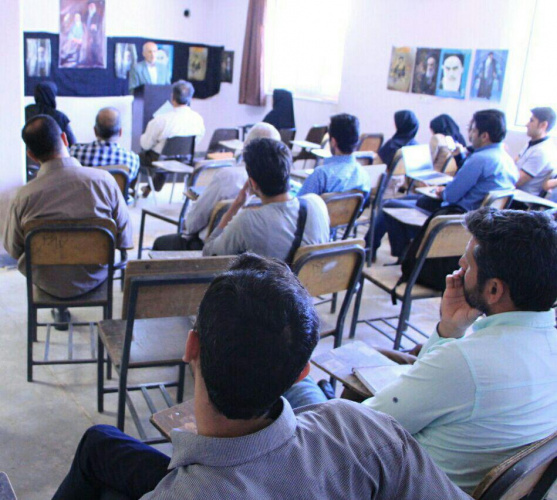 گرامیداشت سالگرد ارتحال امام خمینی (ره) در مرکز آموزش علمی کاربردی خانه کارگر