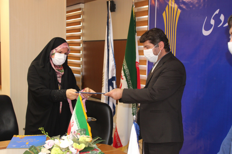 تقدیر از همکاران خانم شاغل در مراکز آموزش علمی کاربردی به مناسبت ولادت با سعادت حضرت زهرا( س)