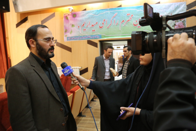 محوریت آموزشهای دانشگاه جامع علمی کاربردی  بر اساس مشاغل است.