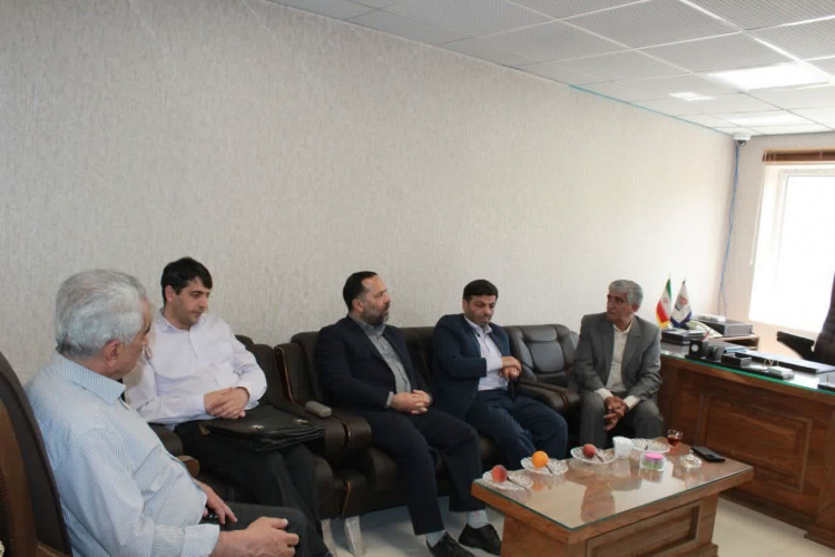 دیدار رئیس دانشگاه جامع علمی کاربردی استان همدان  با رئیس اتاق اصناف همدان
