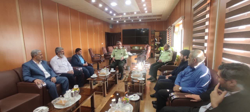 سرپرست دانشگاه جامع علمی کاربردی استان همدان در دیدار با فرمانده انتظامی استان همدان، هفته «فراجا» را گرامی و از تلاش های مجموعه انتظامی استان قدردانی کرد.